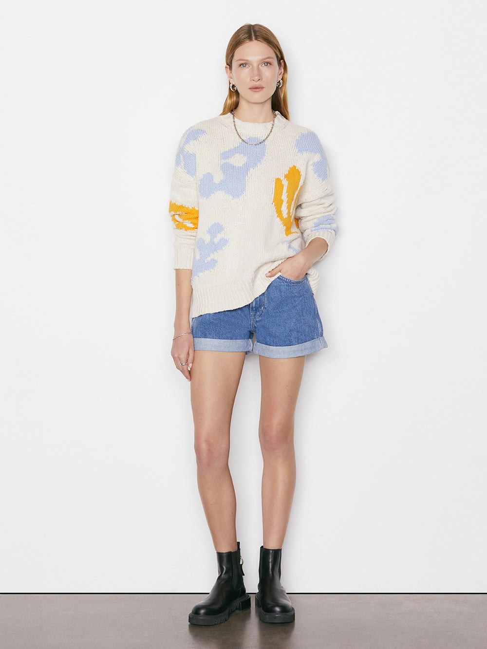 shorts full body view alt:hover